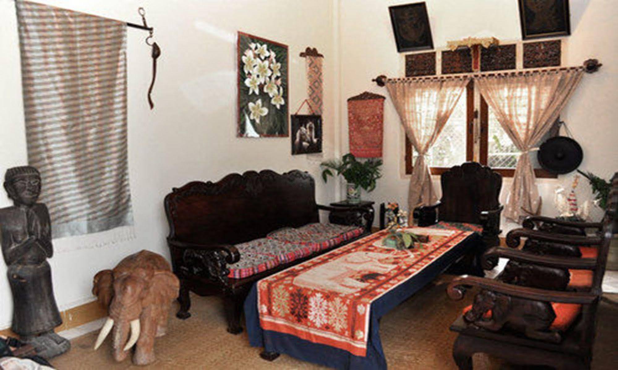 Vanvisa Guesthouse Luang Prabang Extérieur photo