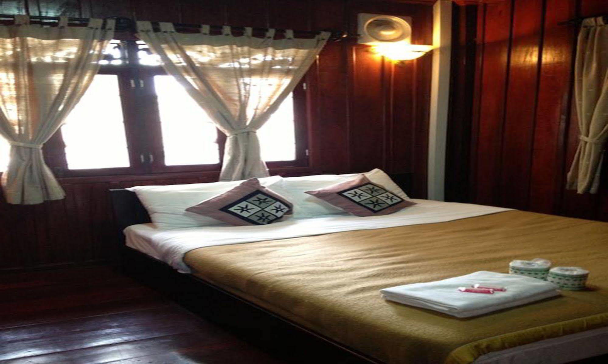 Vanvisa Guesthouse Luang Prabang Extérieur photo